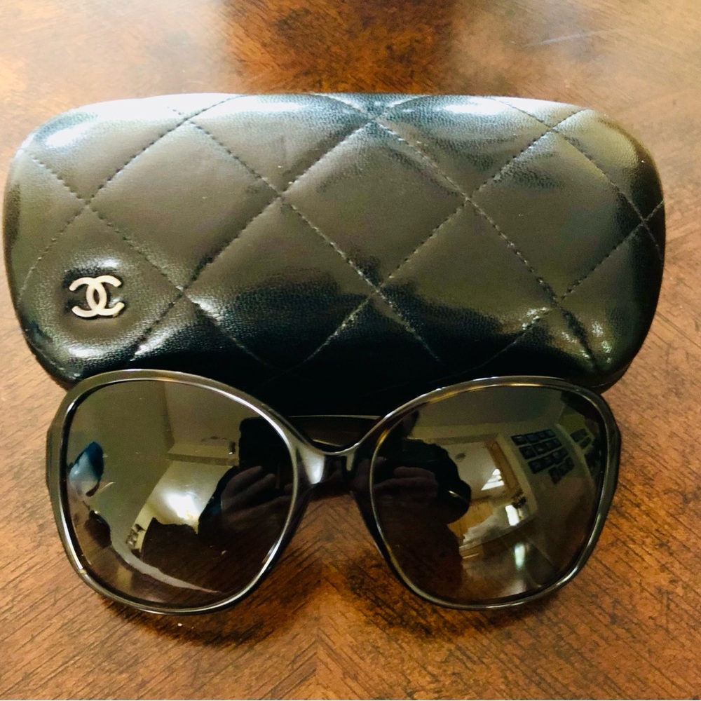 CHANEL Butterfly Sunglasses Brown Gradient With Quilted Case